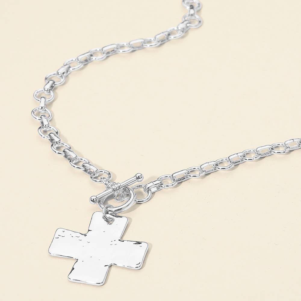Hammered Metal Cross Pendant Chunky Chain Toggle Necklace: Rhodium