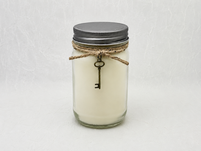 Mason Jar Candle with Key Charm: Welcome Home