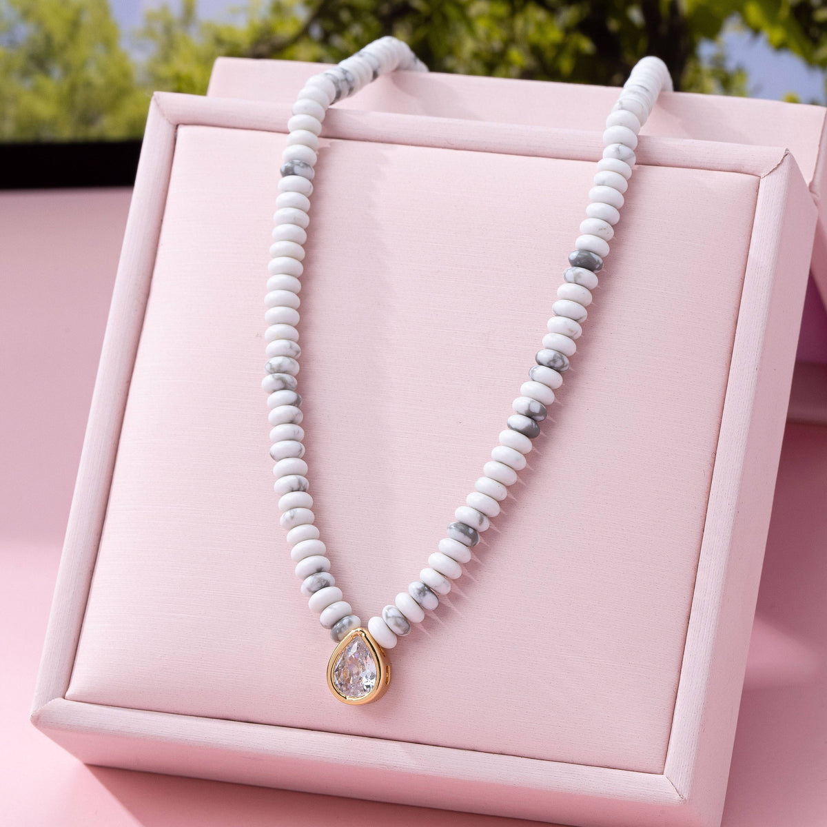NATURAL SEMI PRECIOUS STONE BEADED CHARM NECKLACE | 80N92658: RED AGATE