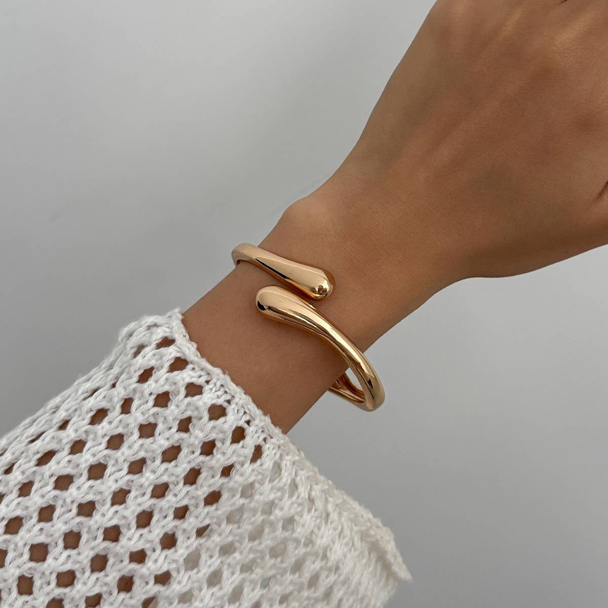 TEARDROP SHAPE CUFF BANGLE | 40B5185: GOLD