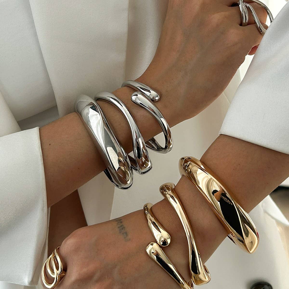 TEARDROP SHAPE CUFF BANGLE | 40B5185: GOLD