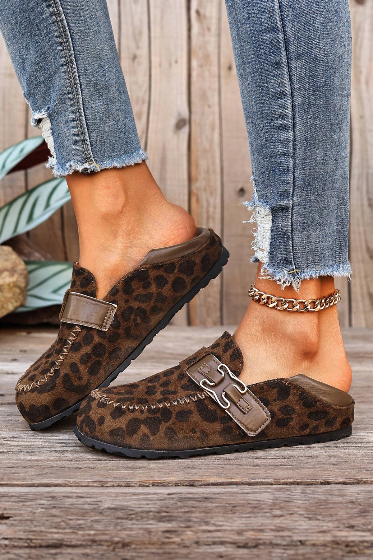 Faux Suede PU Leather Patchwork Retro Buckle Slip On Shoes: Khaki