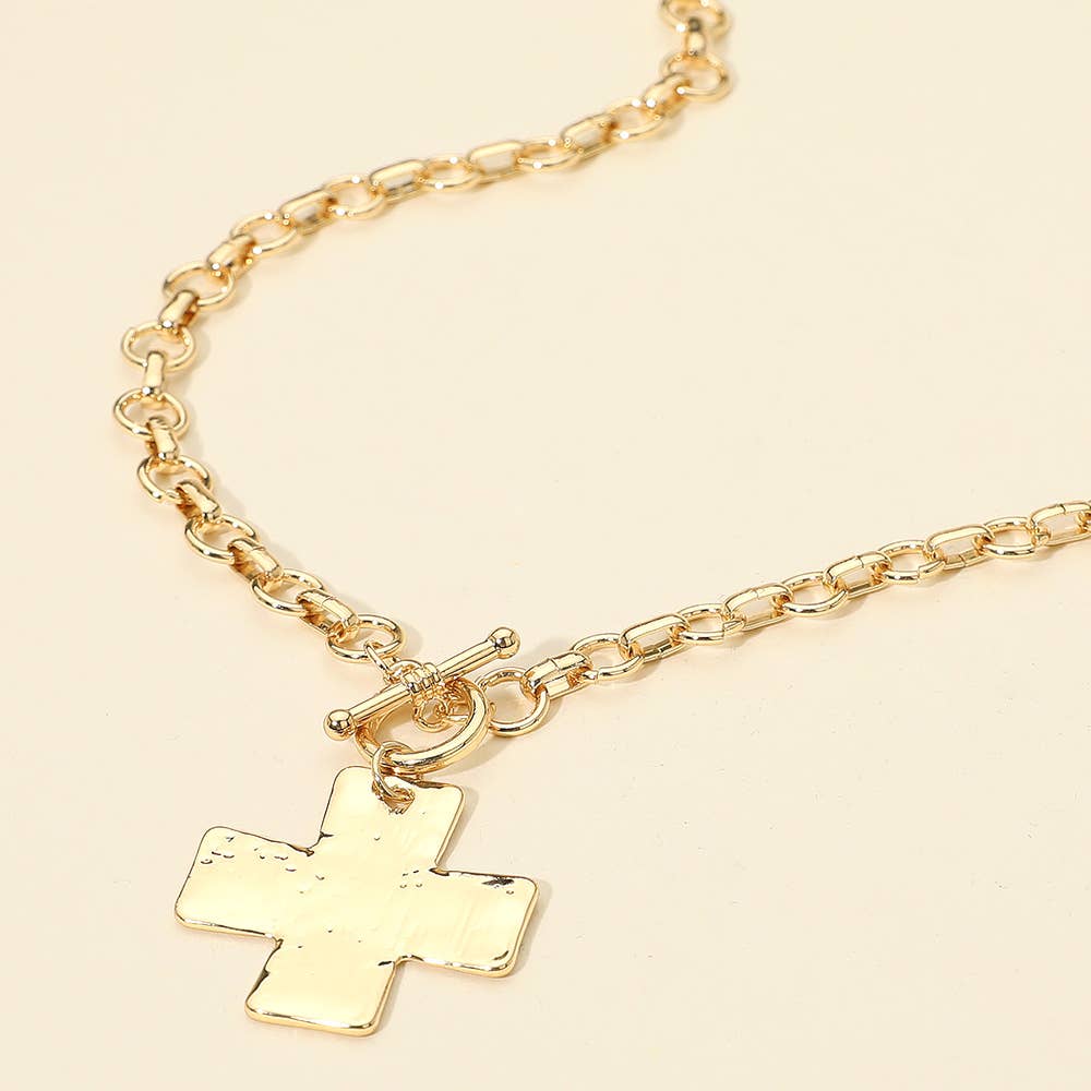 Hammered Metal Cross Pendant Chunky Chain Toggle Necklace: Rhodium