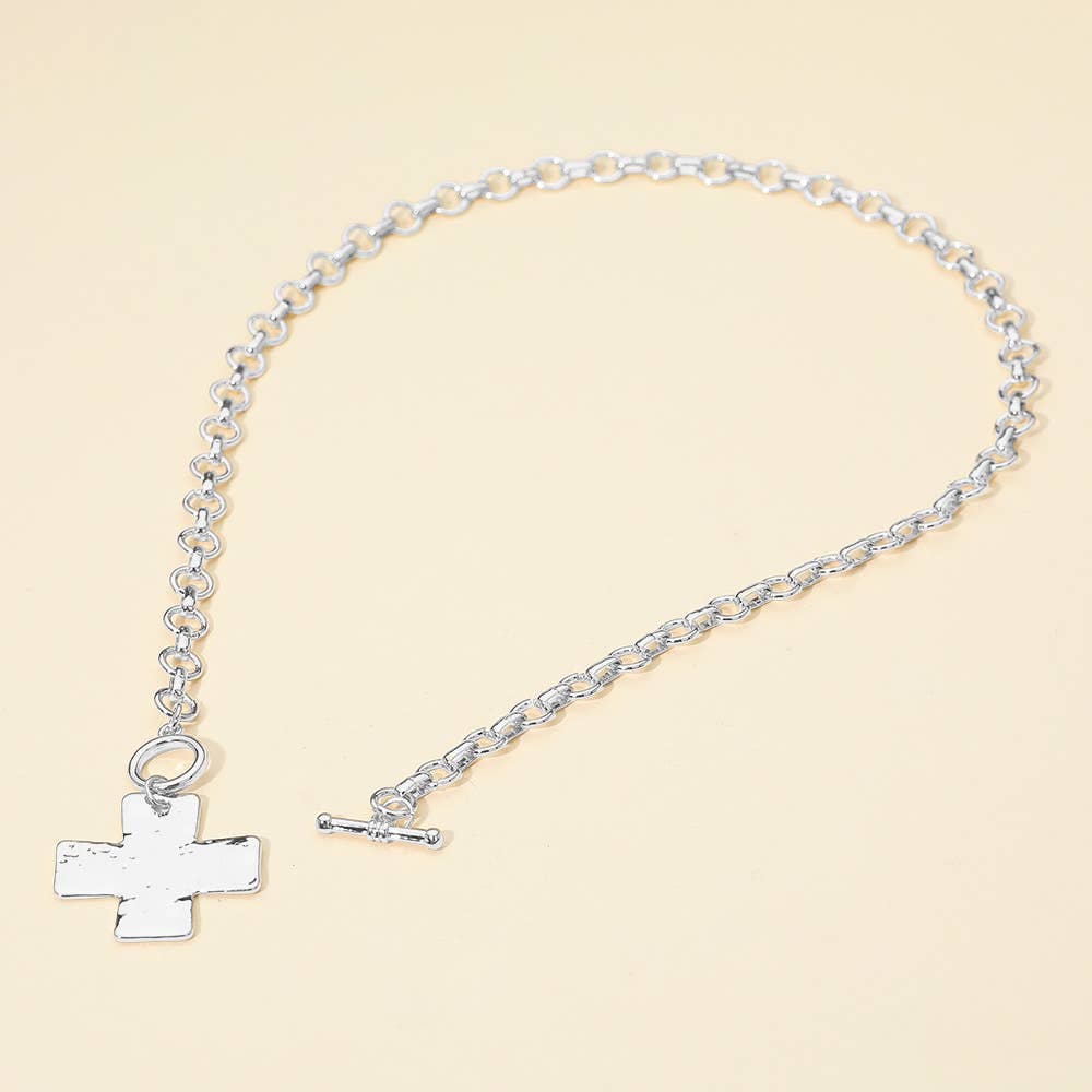 Hammered Metal Cross Pendant Chunky Chain Toggle Necklace: Rhodium