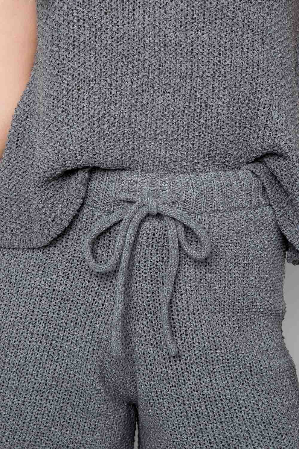 CASUAL RELAXED FIT KNIT LOUNGE SHORTS WITH DRAWSTRING: NATURAL / Contemporary