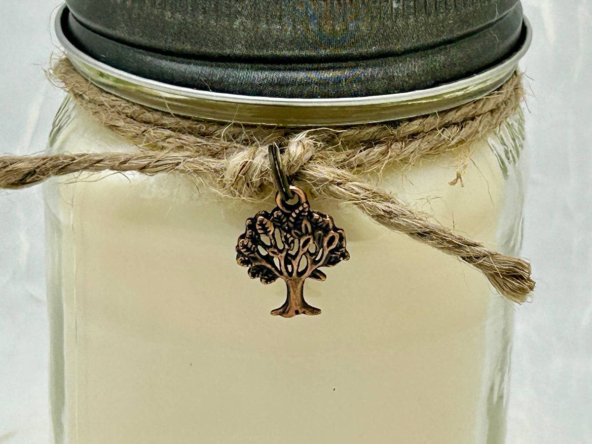 Mason Jar Candle with Tree Charm: Fireside Splendor
