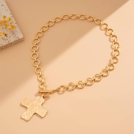 NOTABLE HAMMERED CROSS FRONT TOGGLE NECKLACE | 40NK9474: GOLD
