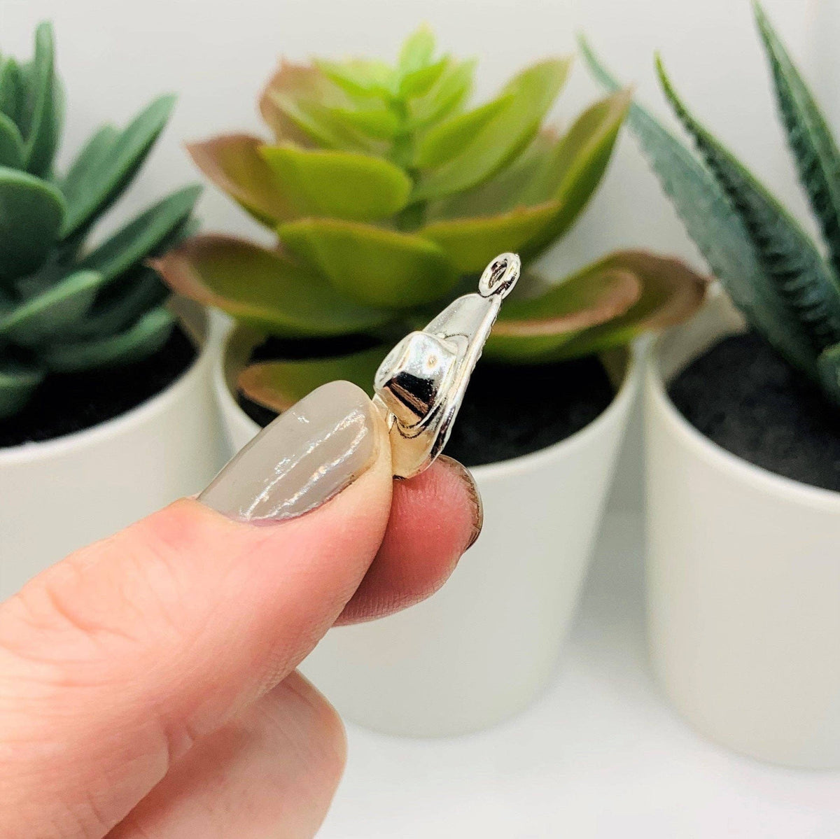 Silver Cowboy Hat Charms, 21x13mm: 4 Pieces