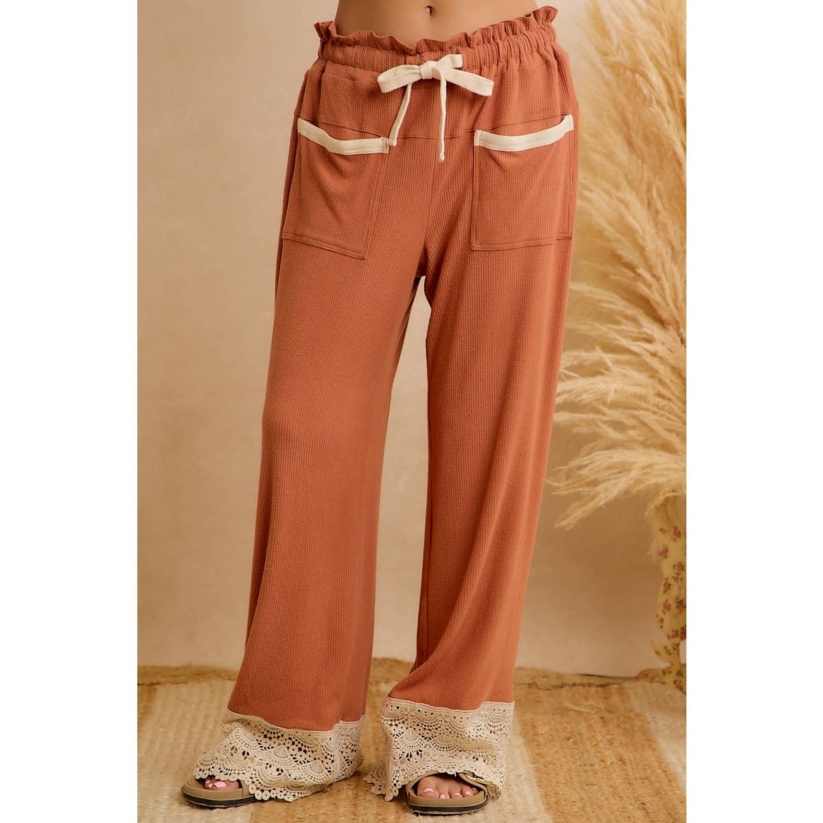 SOLID RIB KNIT CROCHET LACE HEM WITH DOUBLE POCKET PANTS: RUST