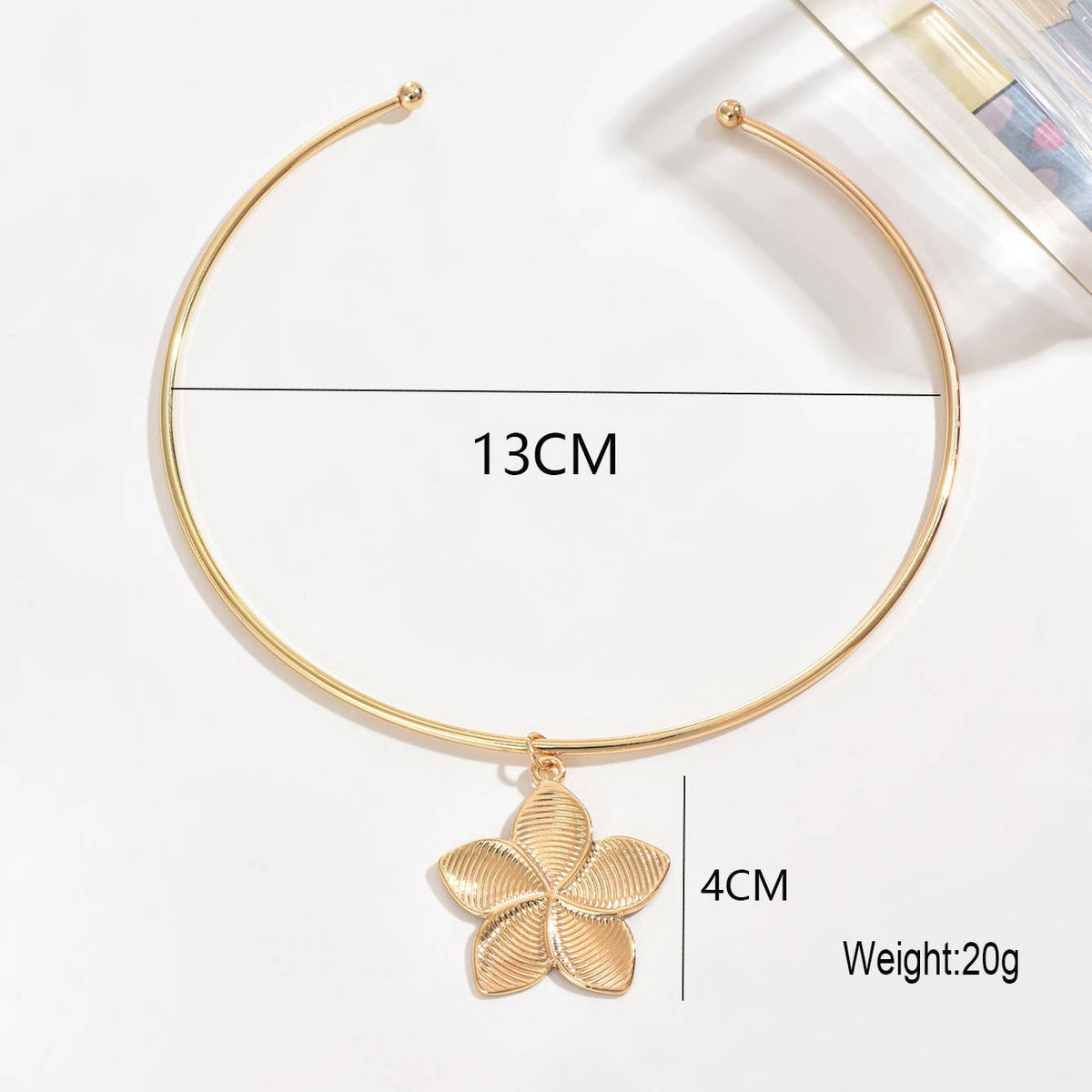 Golden Bloom Pendant Choker Necklace