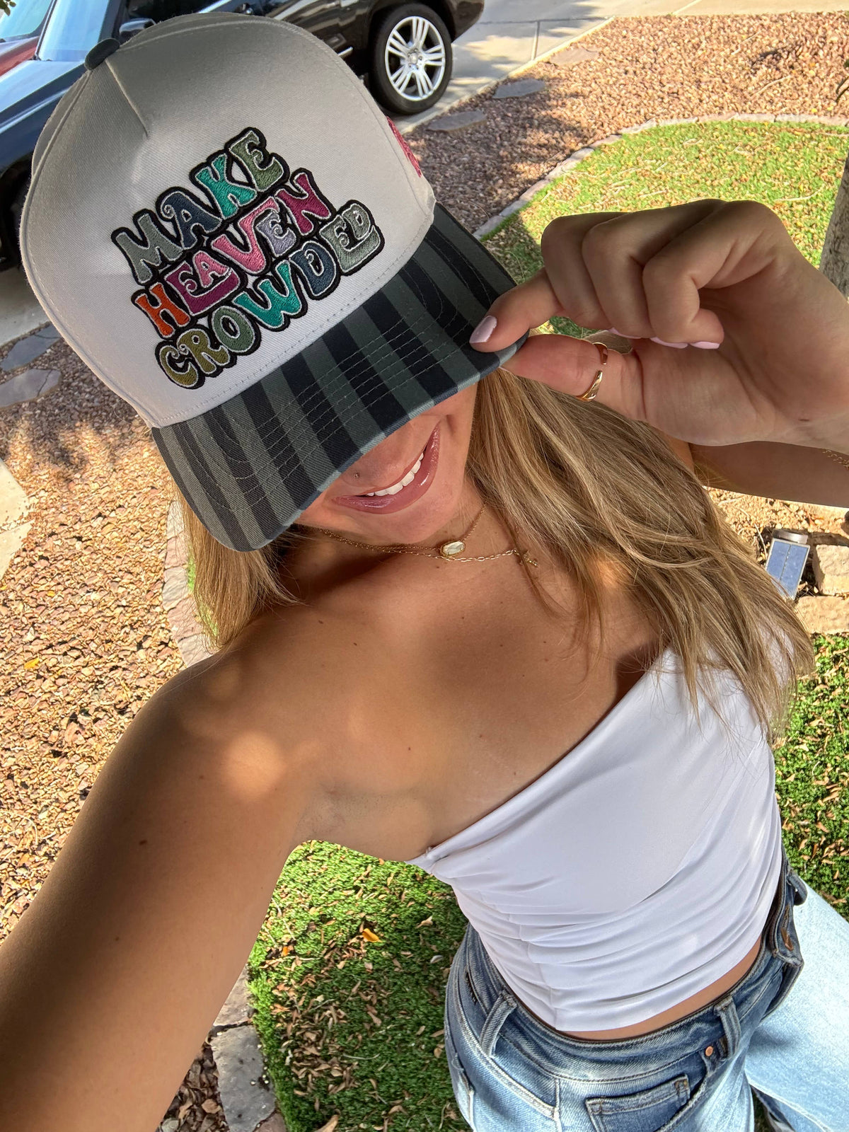 Make heaven crowded trucker hat