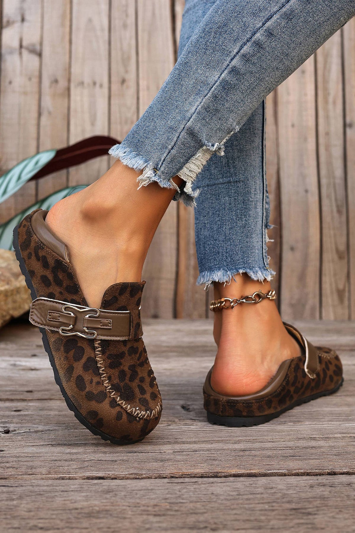 Faux Suede PU Leather Patchwork Retro Buckle Slip On Shoes: Khaki