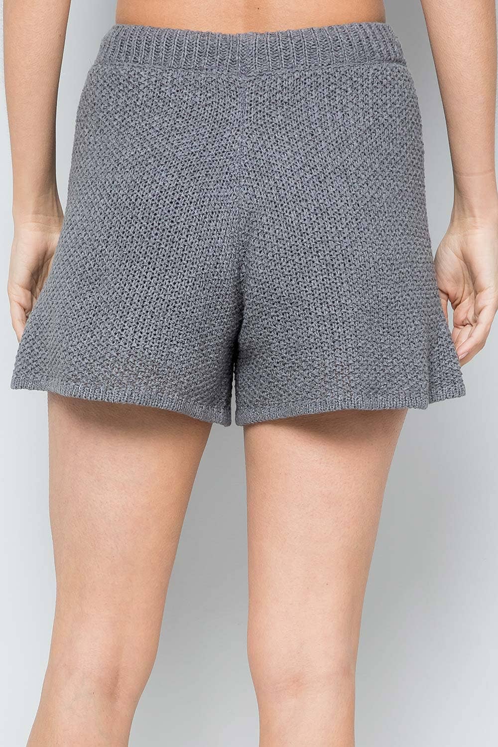 CASUAL RELAXED FIT KNIT LOUNGE SHORTS WITH DRAWSTRING: NATURAL / Contemporary