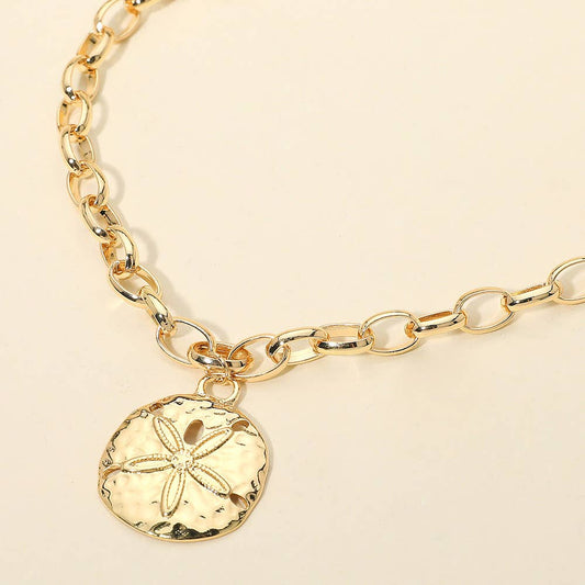 Hammered Metal Sand Dollar Pendant Chunky Chain Necklace: Gold