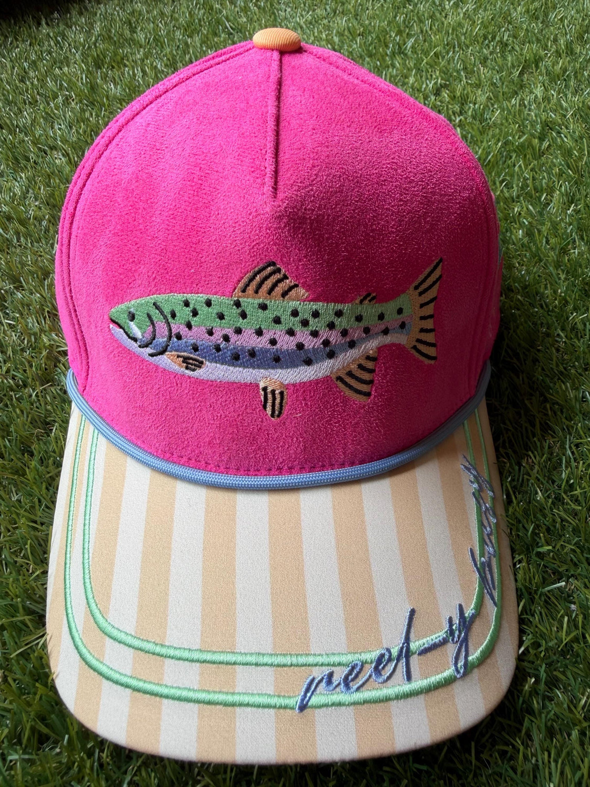 REEL Y Busy canvas trucker