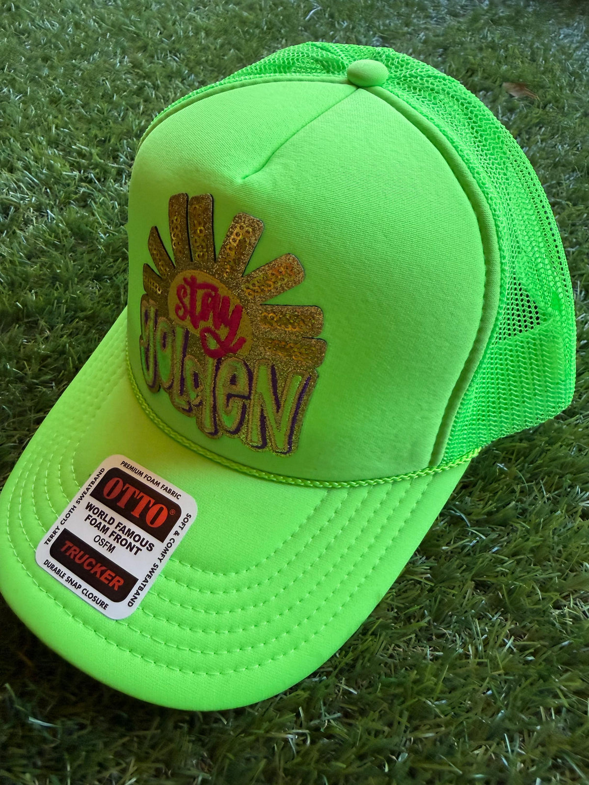 Stay Golden on custom mesh trucker