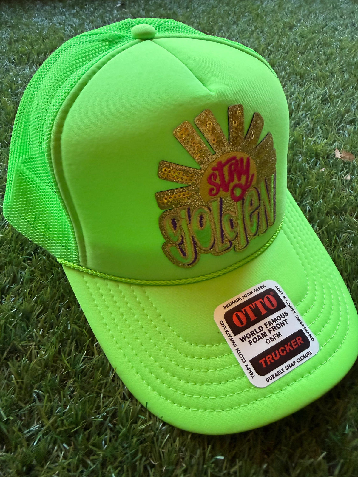 Stay Golden on custom mesh trucker